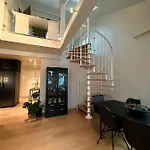 Central Apartment - 2 Bedrooms - 2 Bathrooms - Balcony - Parking - Close To Ons