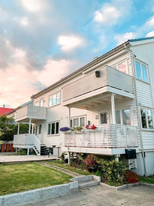 Central - 2 Bedrooms - 2 Bathrooms - Balcony - Parking - Close To Ons Apartment Stavanger