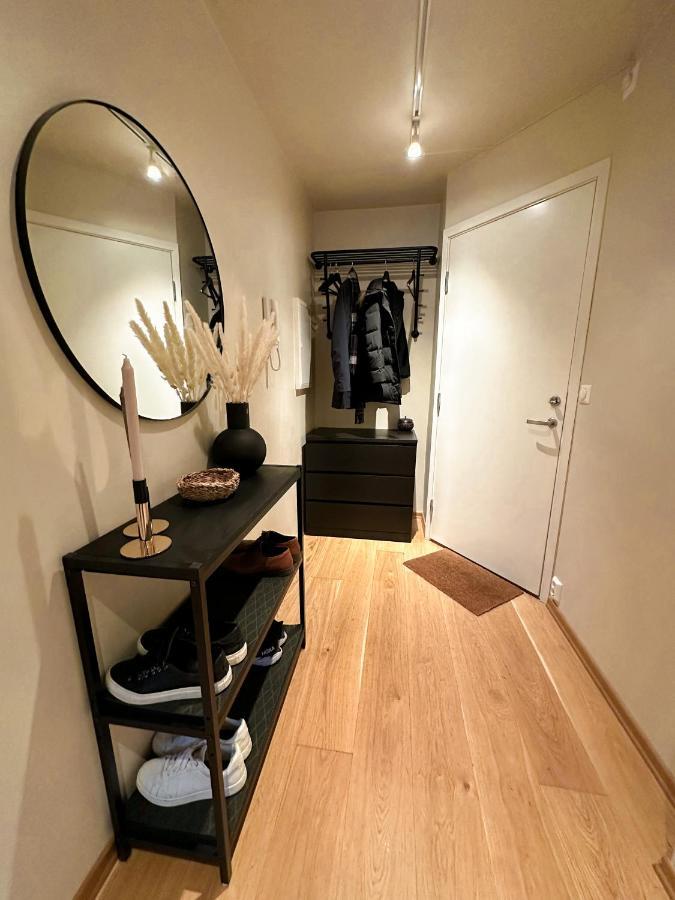 Apartment Central - 2 Bedrooms - 2 Bathrooms - Balcony - Parking - Close To Ons *
