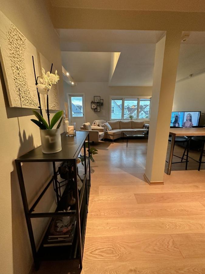 Central - 2 Bedrooms - 2 Bathrooms - Balcony - Parking - Close To Ons Apartment Stavanger
