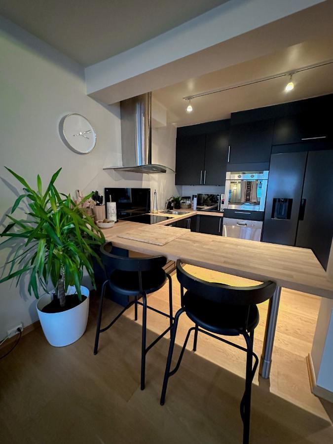 Central - 2 Bedrooms - 2 Bathrooms - Balcony - Parking - Close To Ons
